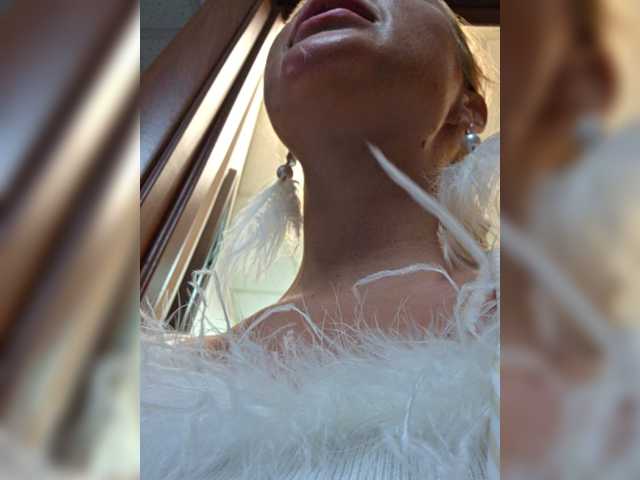 Valeriah live cam on BongaCams