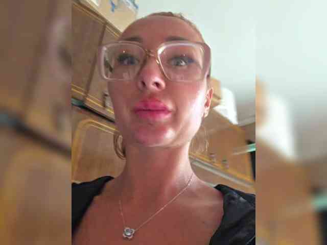 Valeriah Sex Cam Show