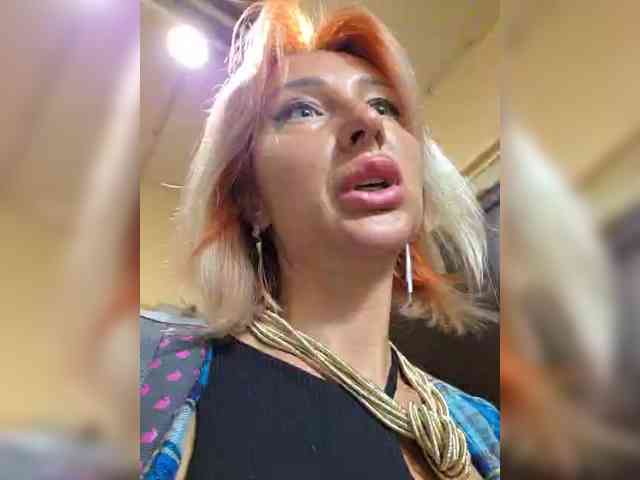 Model ini sedang live sekarang. Valeriah