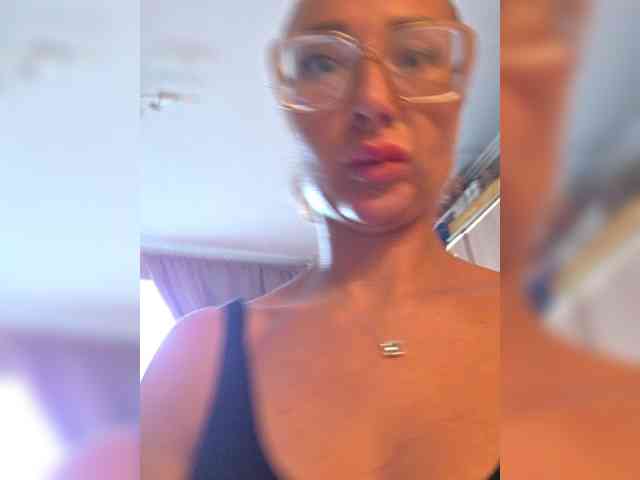Valeriah Sex Cam Show