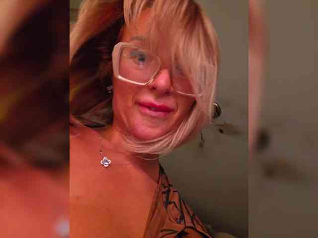 Valeriah Sex Cam Show