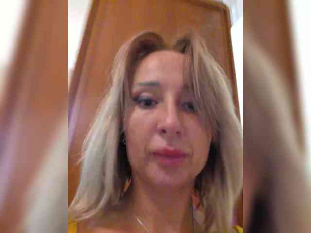 Arotika1's cam show statistics and live stream