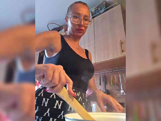 Valeriah Sex Cam Show