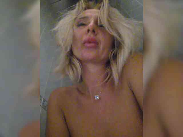 Valeriah Sex Cam Show