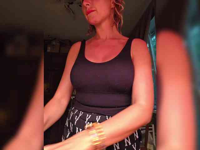 Valeriah Sex Cam Show