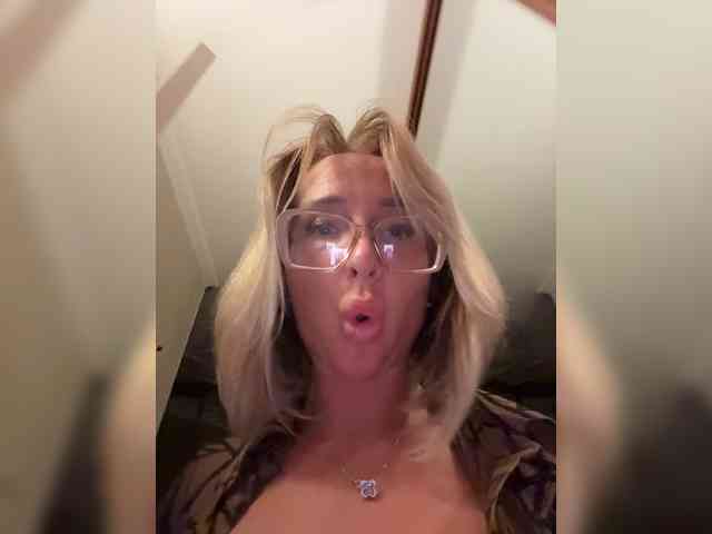 Valeriah Sex Cam Show