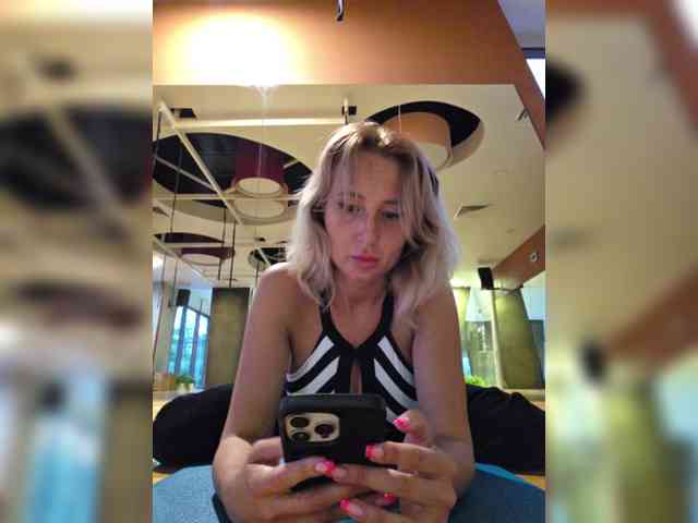 Valeriah Sex Cam Show