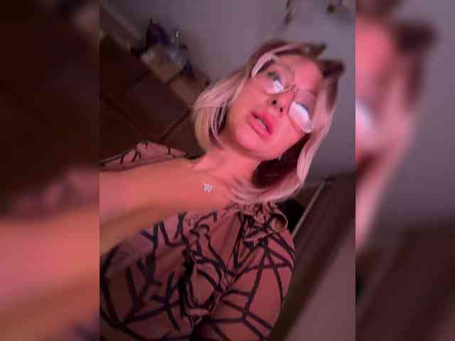Valeriah Sex Cam Show