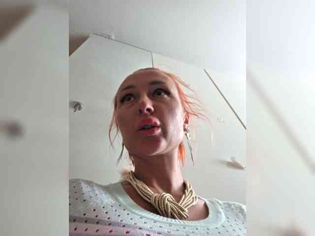 Dieses Model ist jetzt live. Valeriah