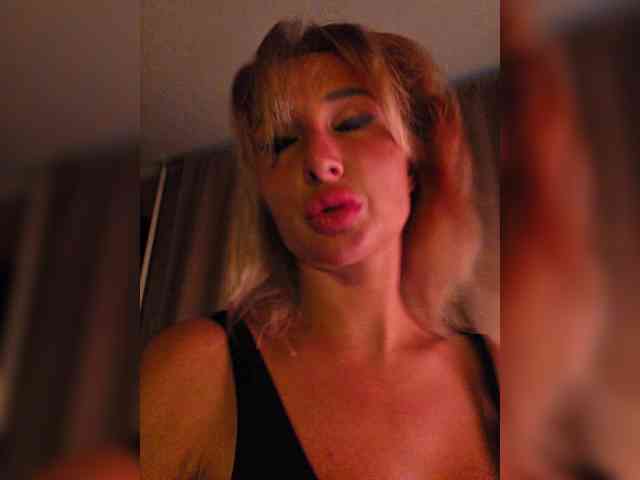 Valeriah Sex Cam Show