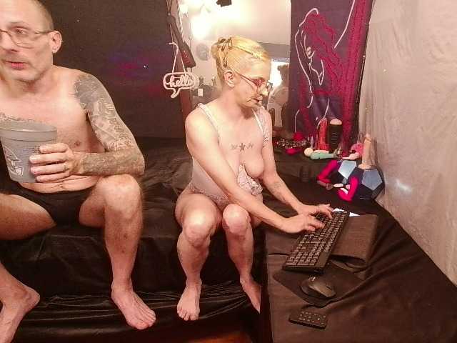 CandysReaperCouple420 live cam on BongaCams