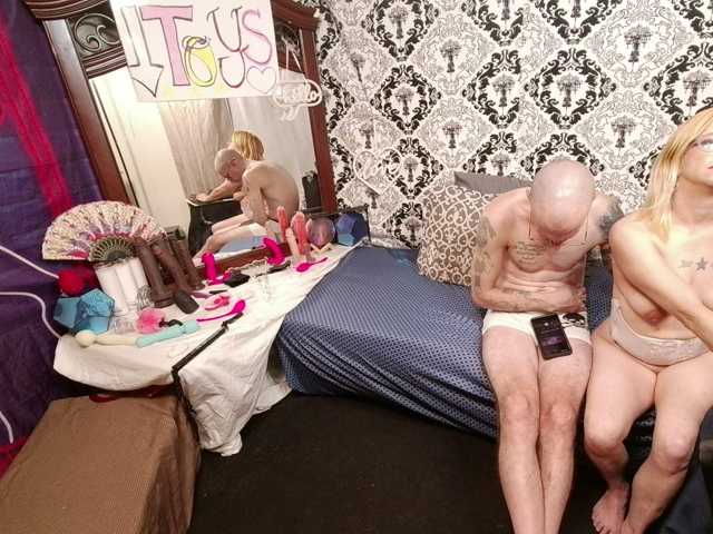 CandysReaperCouple420 live cam preview