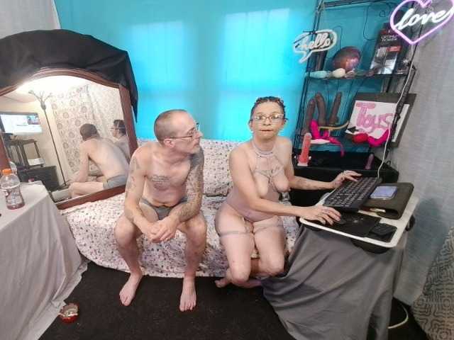 CandysReaperCouple420 live webcam show