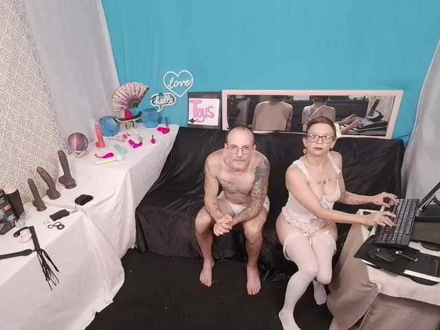 CandysReaperCouple420 live webcam show