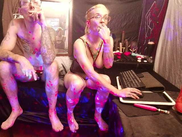 CandysReaperCouple420 live cam on BongaCams