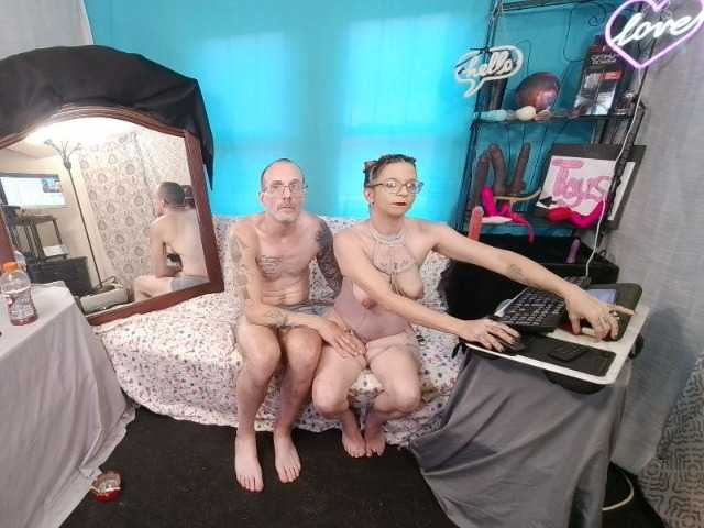 CandysReaperCouple420 live webcam show