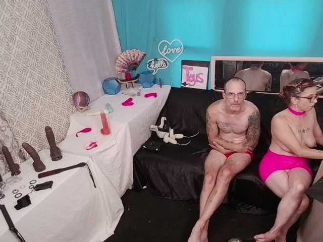 CandysReaperCouple420 live webcam show