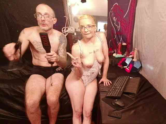 CandysReaperCouple420 webcam