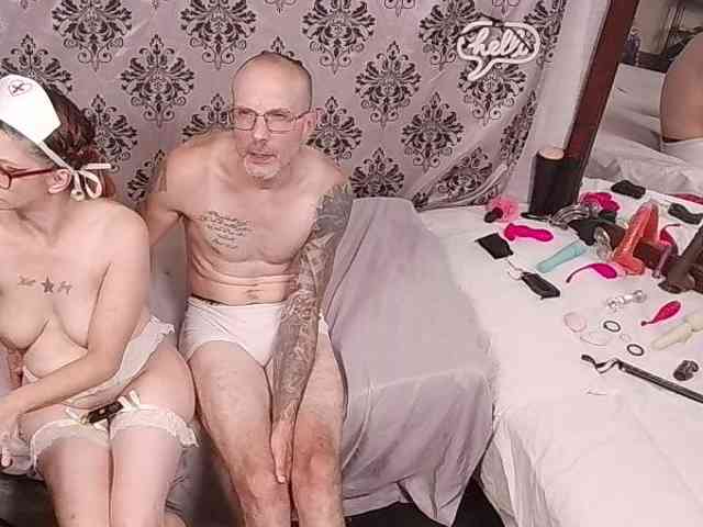 CandysReaperCouple420 webcam