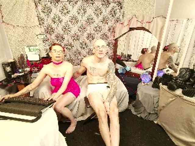 CandysReaperCouple420 webcam