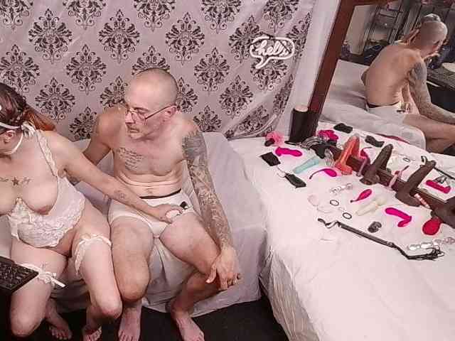 CandysReaperCouple420 webcam