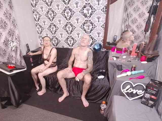 CandysReaperCouple420 webcam