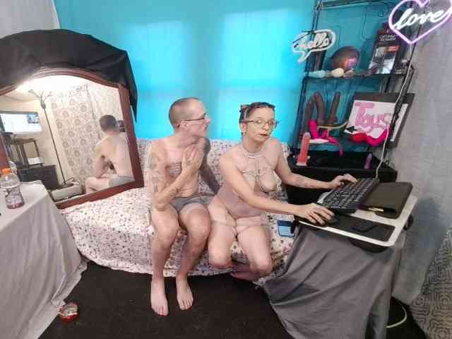 CandysReaperCouple420 webcam
