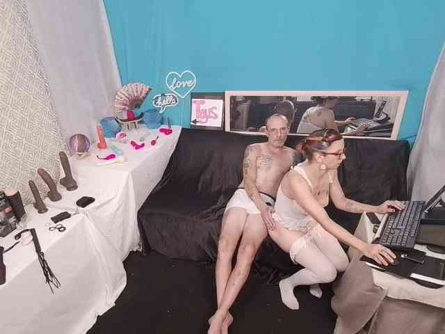 CandysReaperCouple420 webcam