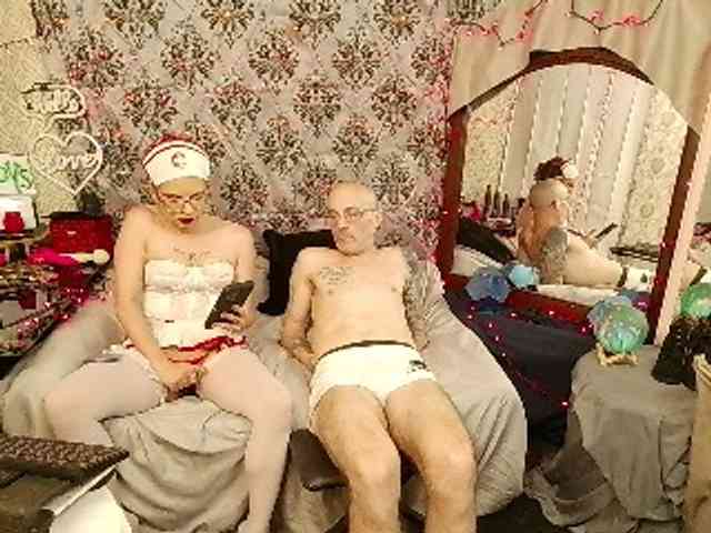 CandysReaperCouple420 webcam