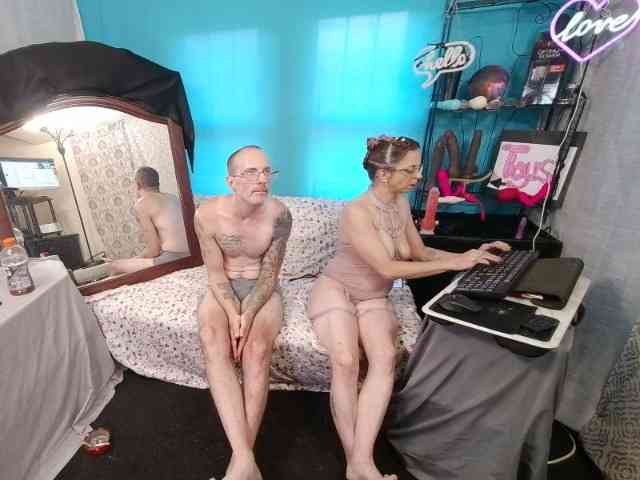 CandysReaperCouple420 webcam