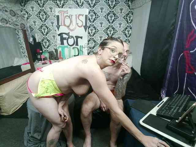 CandysReaperCouple420 webcam