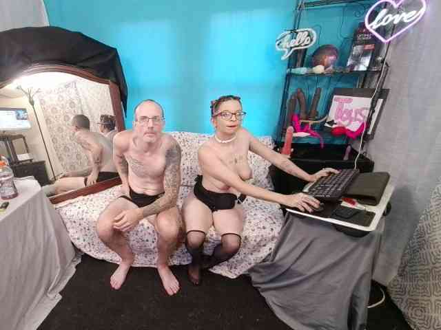 CandysReaperCouple420 webcam