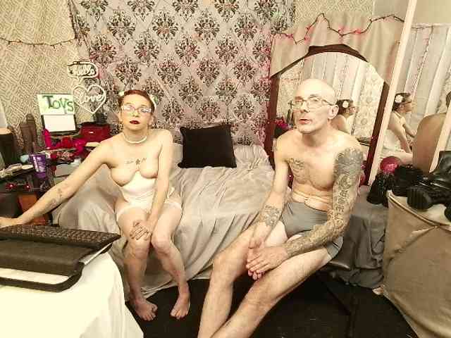 CandysReaperCouple420 webcam