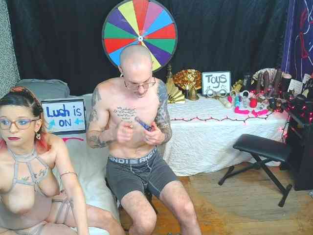 CandysReaperCouple420 webcam