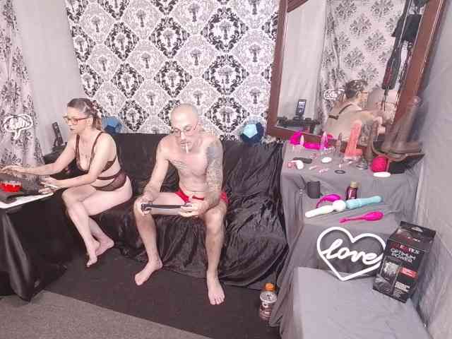 CandysReaperCouple420 webcam