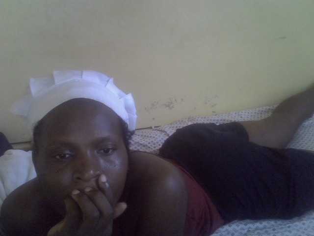 Chat with Cute-Viviana live cam