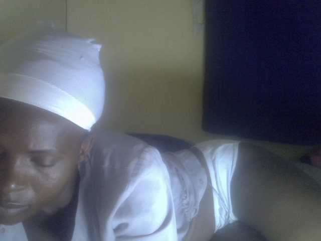 Chat with Cute-Viviana live cam