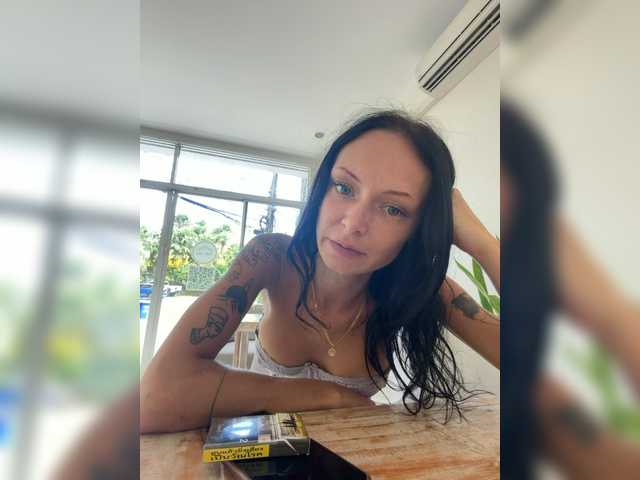 AnaWolmen live webcam show