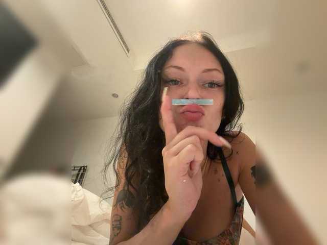 AnaWolmen live cam on BongaCams