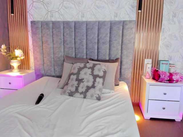 SofiCruz live cam on BongaCams