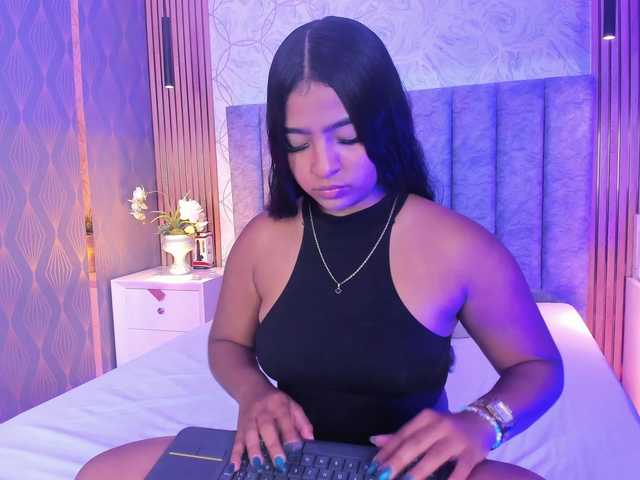 SofiCruz live cam on BongaCams