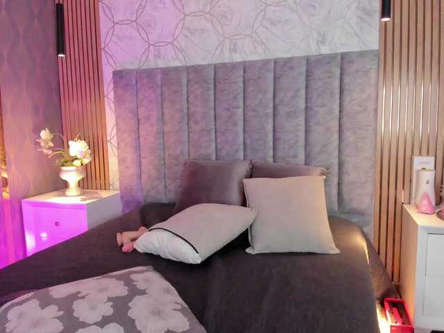 SofiCruz live cam on BongaCams
