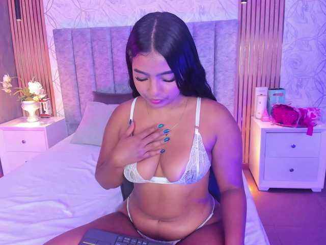 SofiCruz live cam on BongaCams