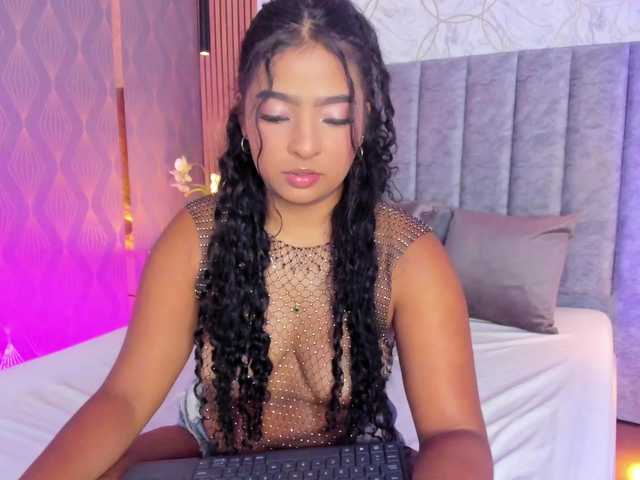 SofiCruz live cam on BongaCams