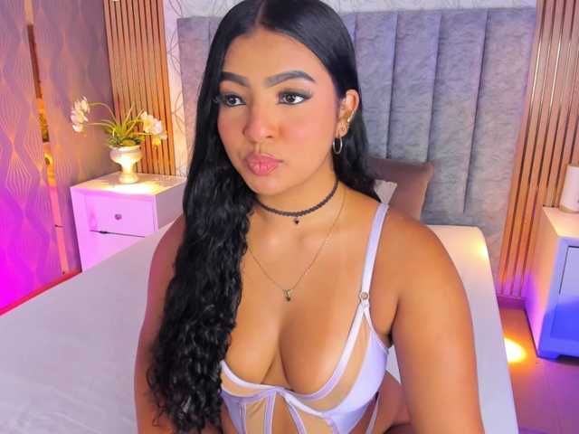 SofiCruz live cam on BongaCams