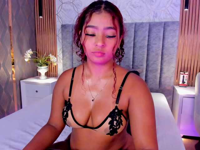 SofiCruz live cam on BongaCams