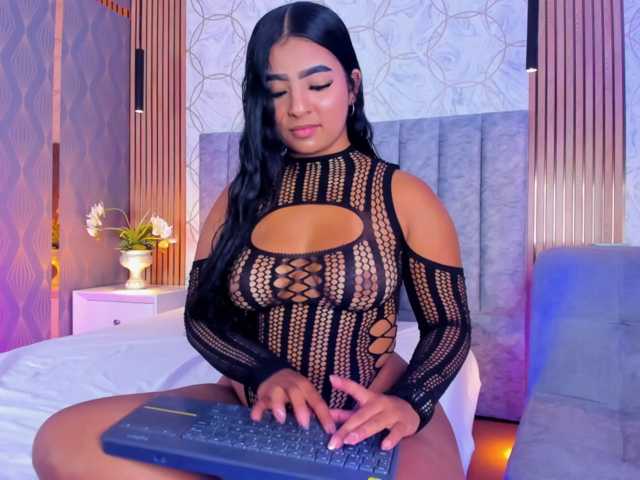 SofiCruz live cam on BongaCams