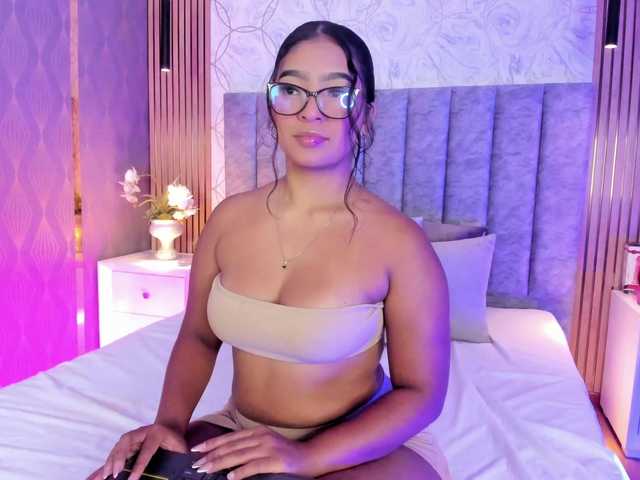 SofiCruz live cam on BongaCams