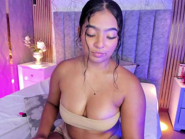 SofiCruz live cam on BongaCams