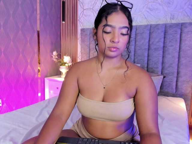 SofiCruz live cam on BongaCams